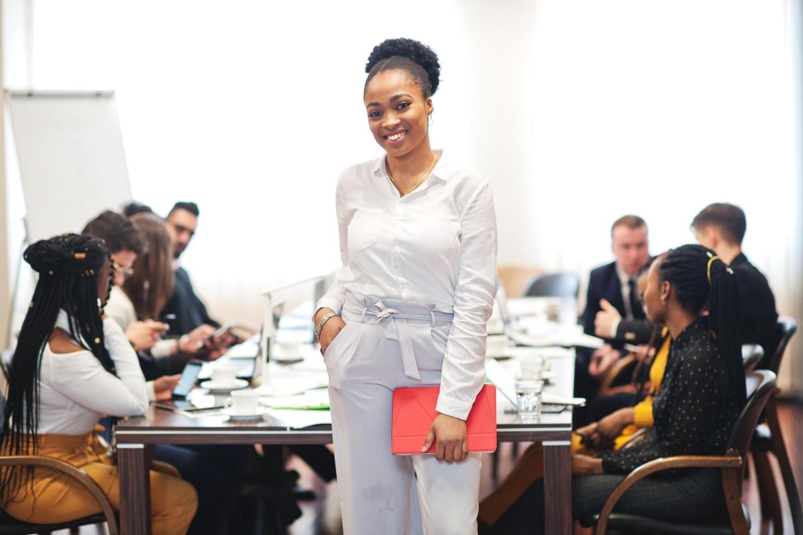 Persone che partecipano a una sessione di psicologia interpersonale